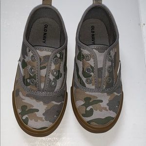 OLD NAVY. Toddler sneakers size 9